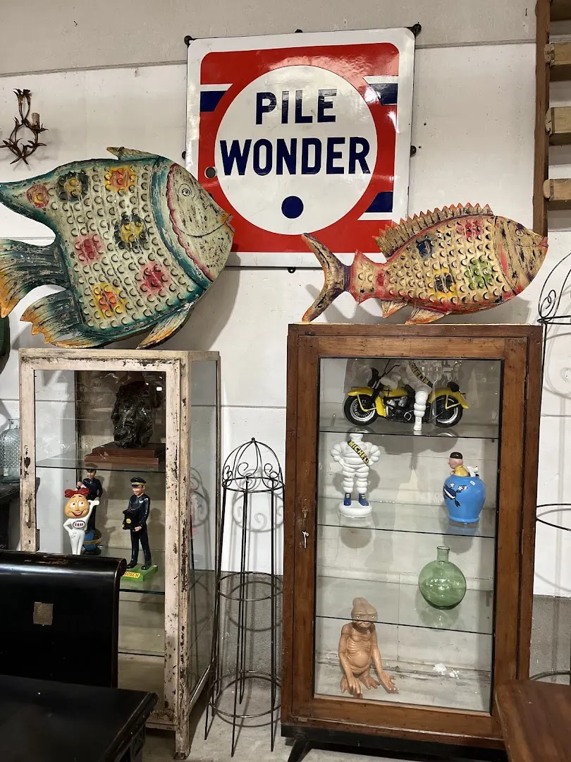 PLACE DES BROCANTEURS