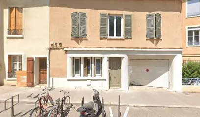 Maison vert sauge
