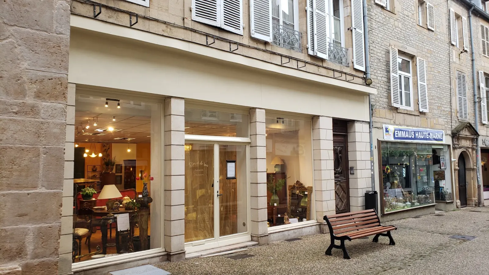 D'or et de bois, antiquités et objets de decoration, galerie Florie Pelletier