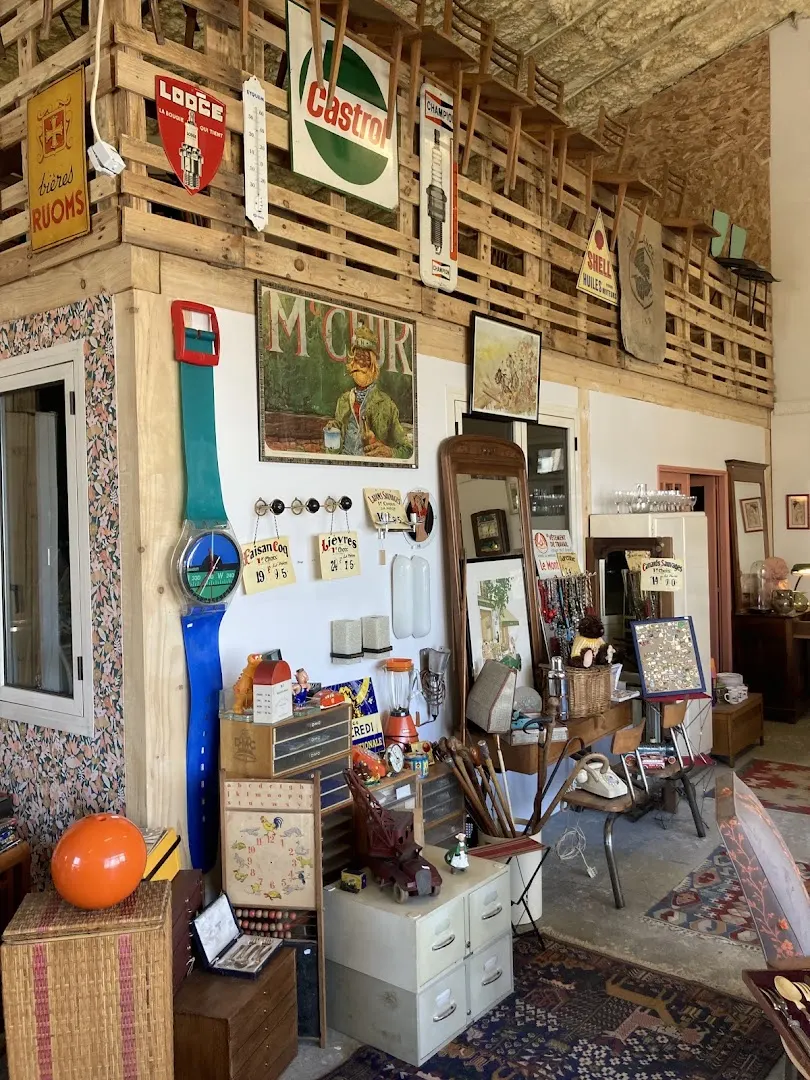 Antiques Corner