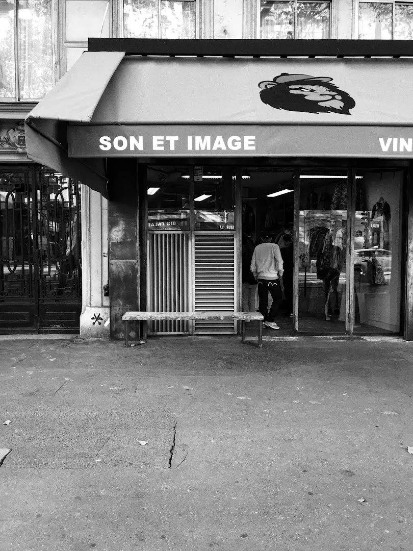 SON ET IMAGE Vintage Store - Sebastopol