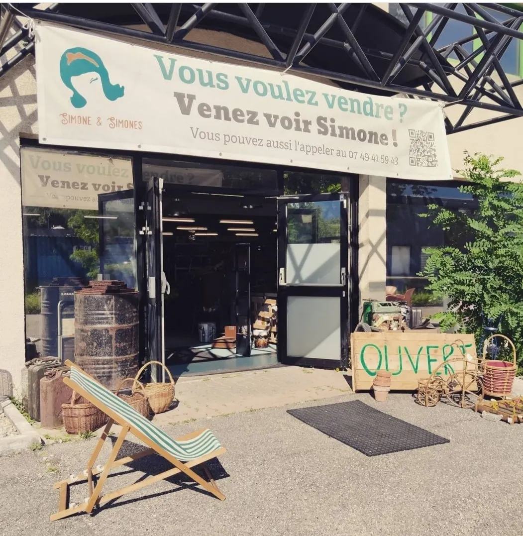 Simone & Simones vide grenier permanent