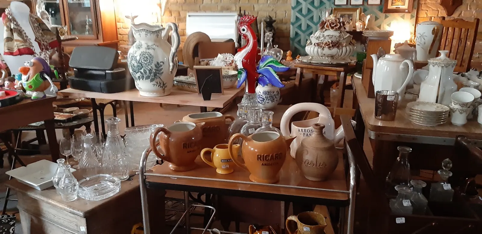 La Brocante de Camille (Brocante et Salon de the)