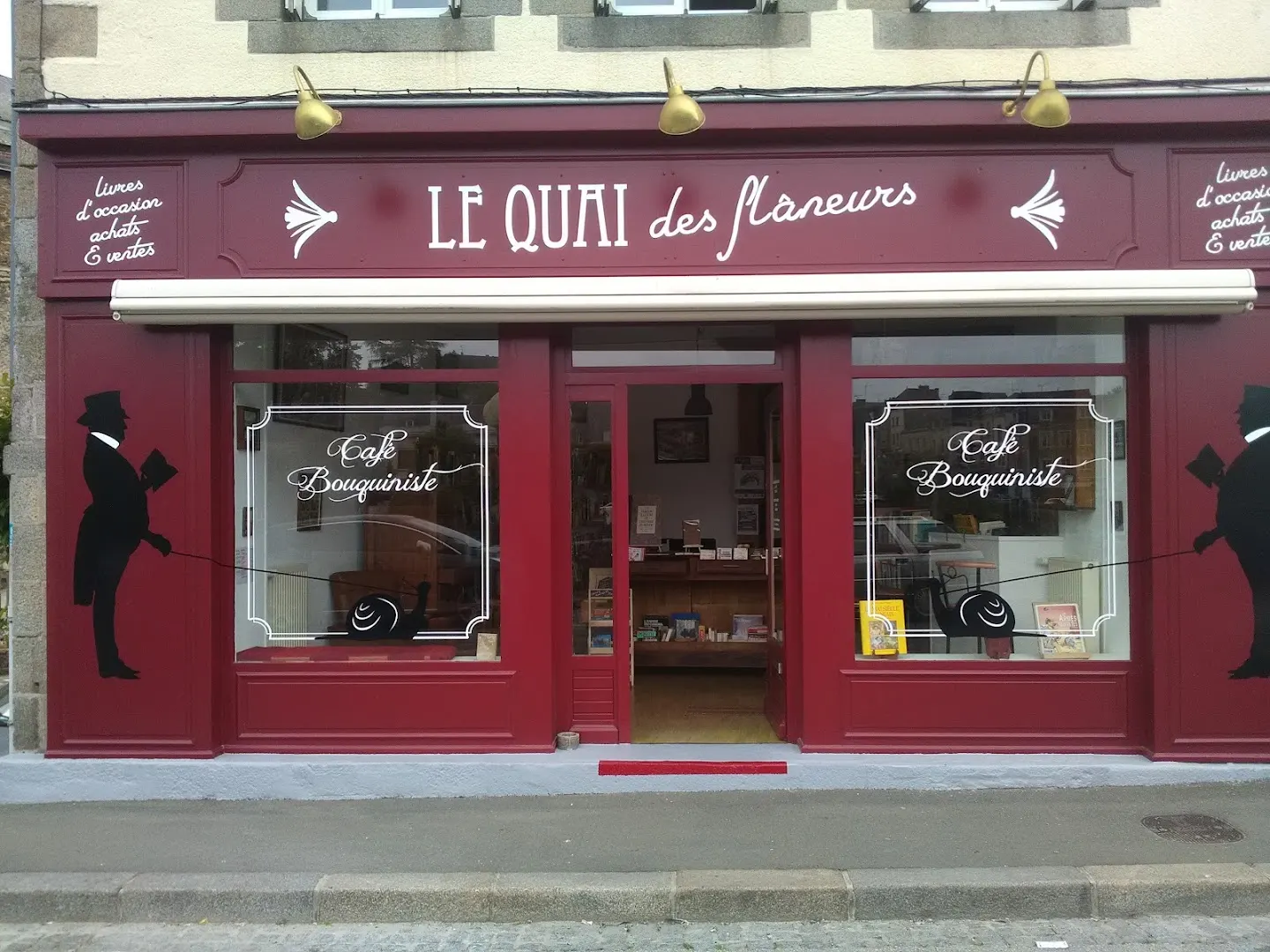 Le Quai Des Flaneurs