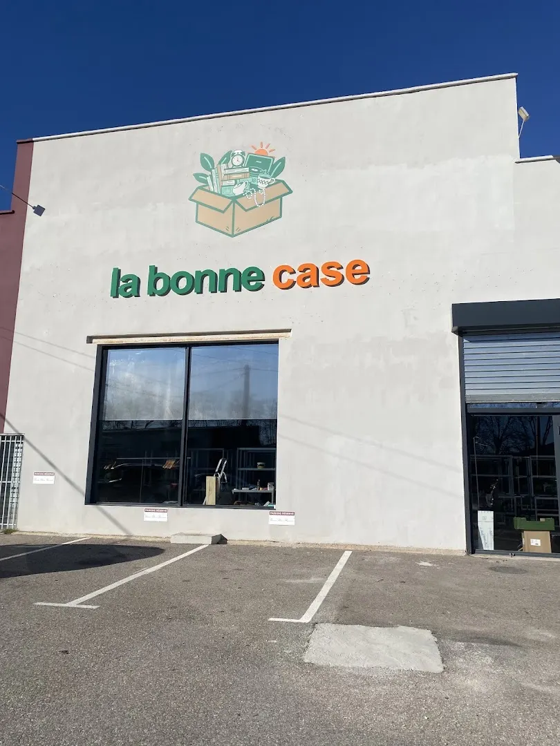 La Bonne Case - vide grenier permanent