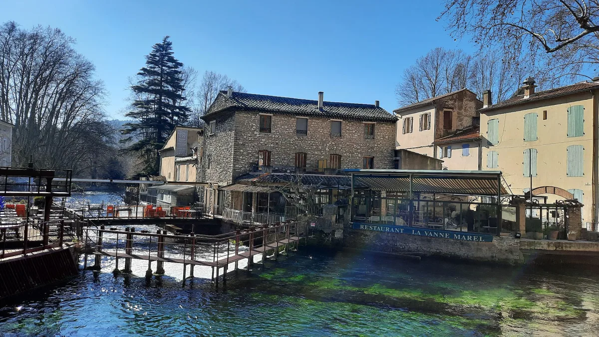 Vue de Fontaine-de-Vaucluse