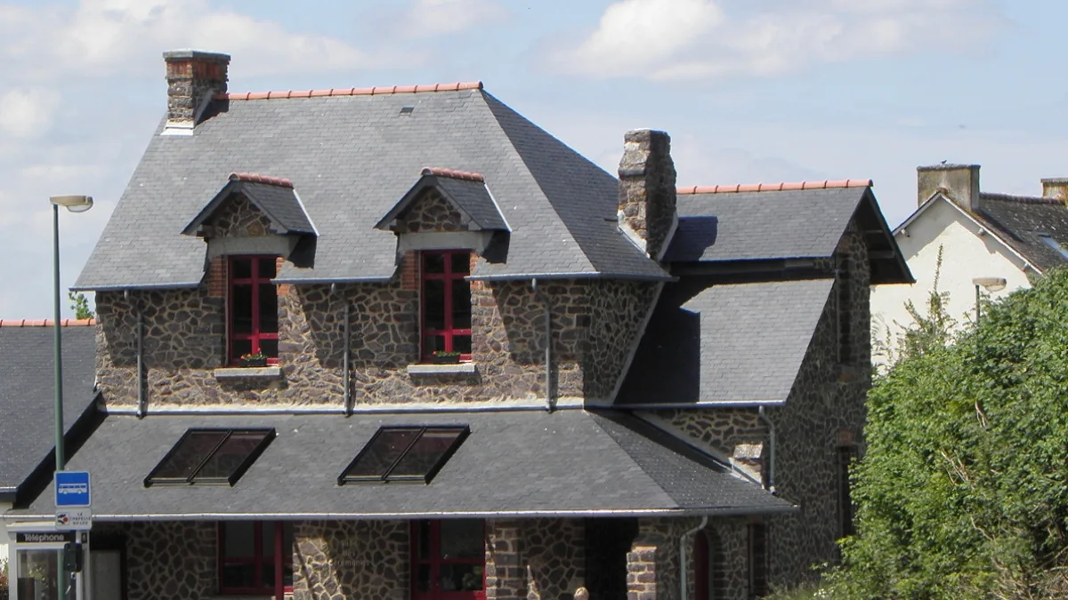 Vue de La Chapelle du Lou du Lac
