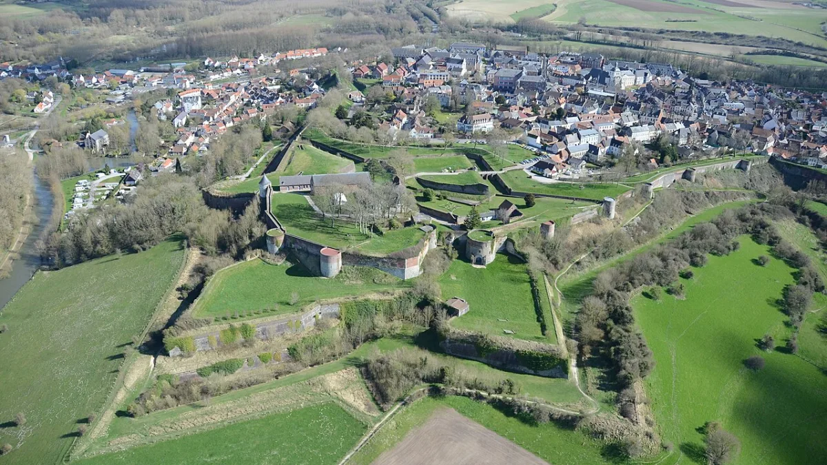Vue de Montreuil-sur-Mer