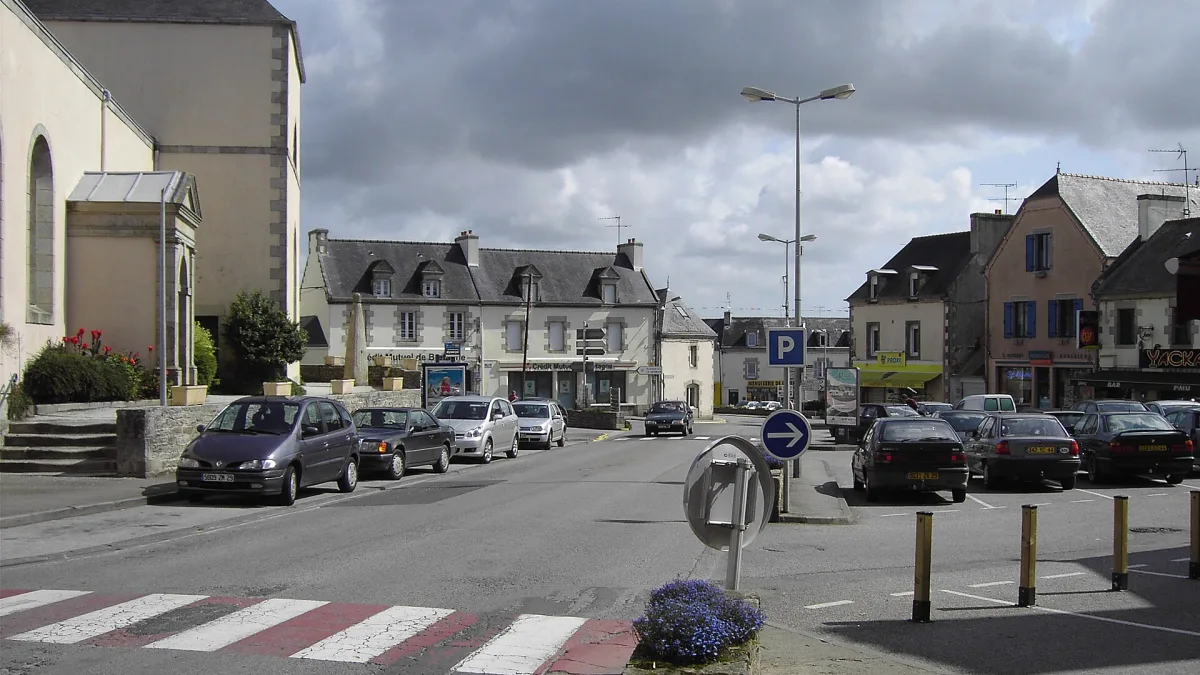 Vue de Ploneour-Lanvern